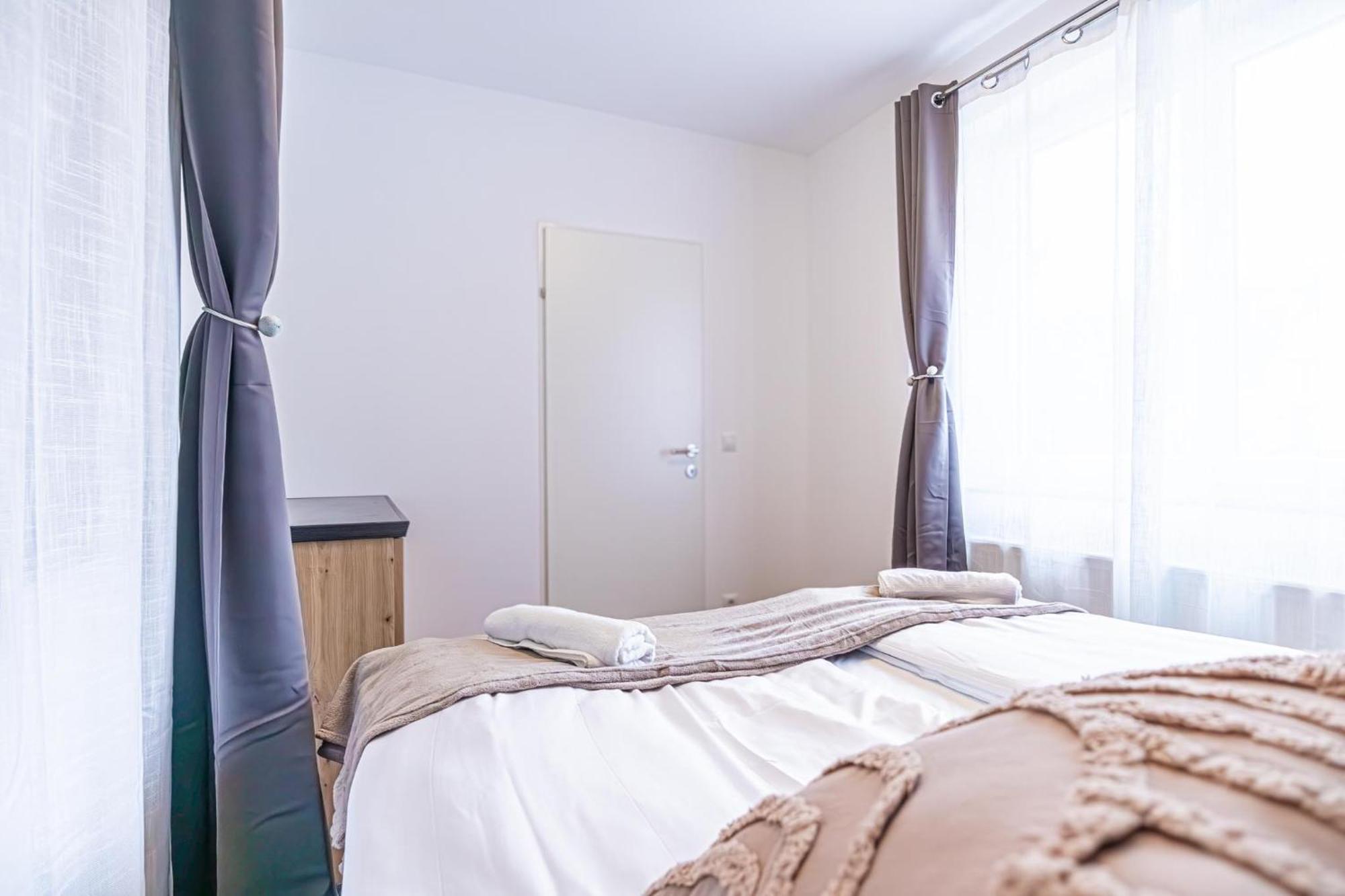 Charming 1Br And 1Lr Apt Modern Design Donaustadt Wien Eksteriør bilde