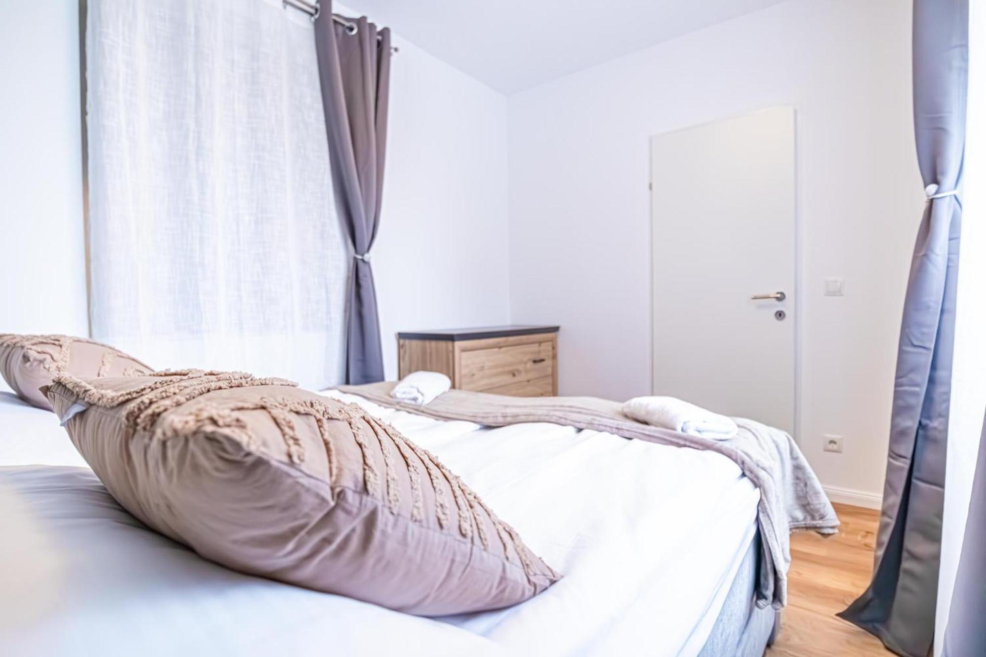 Charming 1Br And 1Lr Apt Modern Design Donaustadt Wien Eksteriør bilde