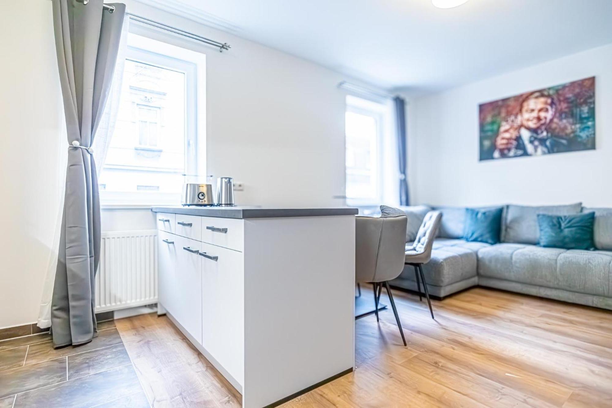 Charming 1Br And 1Lr Apt Modern Design Donaustadt Wien Eksteriør bilde